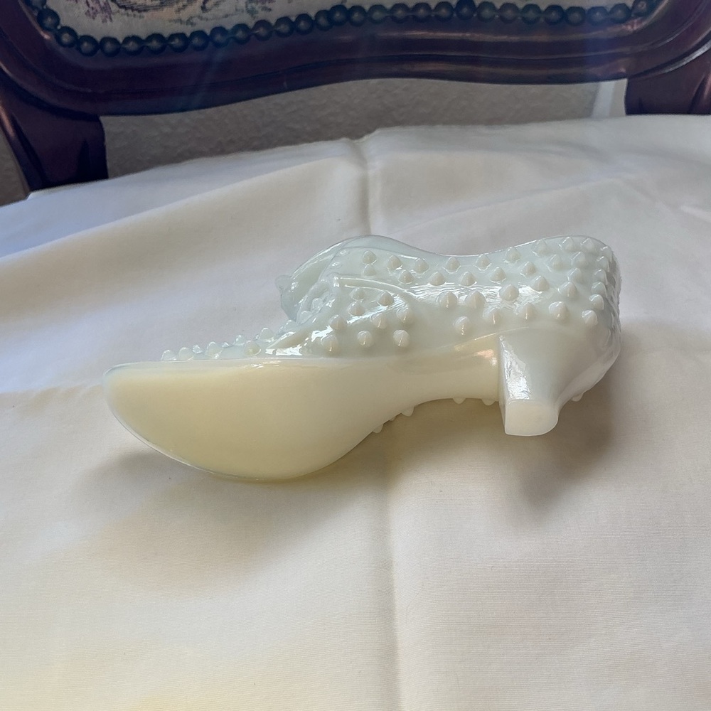 Milk Glass Hobnail Shoe Decorative Dish w/ Tiger - Picture 2 of 3